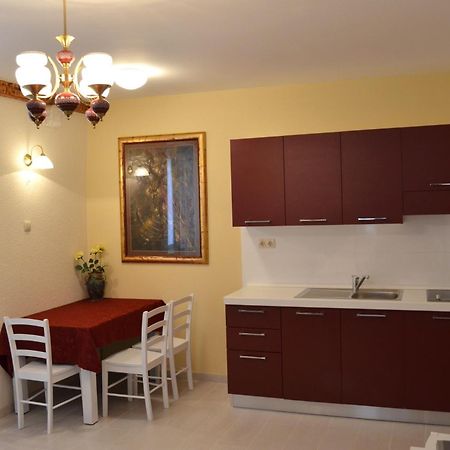 Tragurium & Salona Apartments Trogir Exteriör bild
