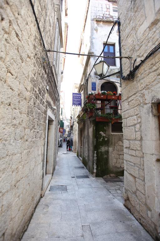Tragurium & Salona Apartments Trogir Exteriör bild