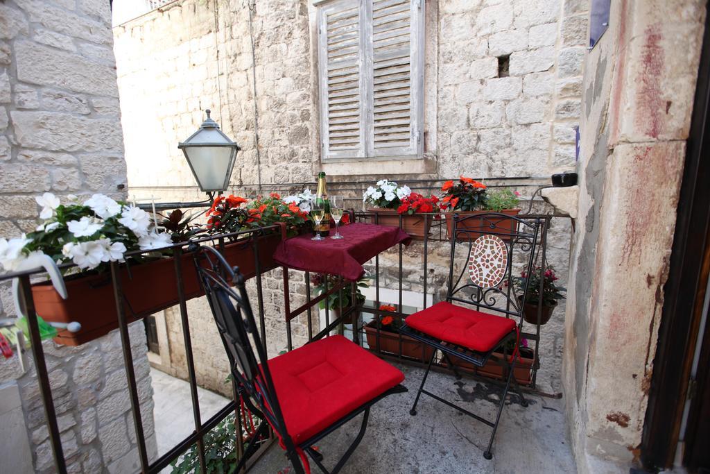 Tragurium & Salona Apartments Trogir Exteriör bild