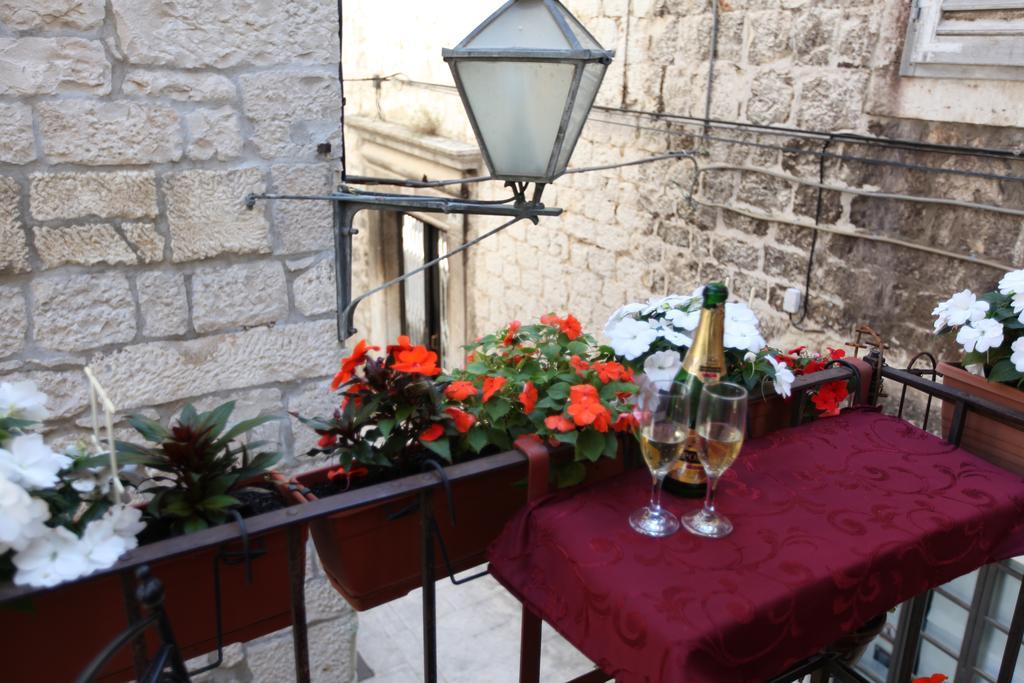 Tragurium & Salona Apartments Trogir Exteriör bild
