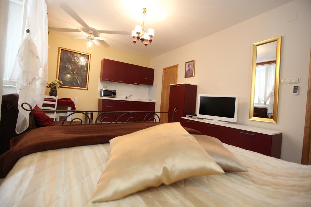 Tragurium & Salona Apartments Trogir Exteriör bild