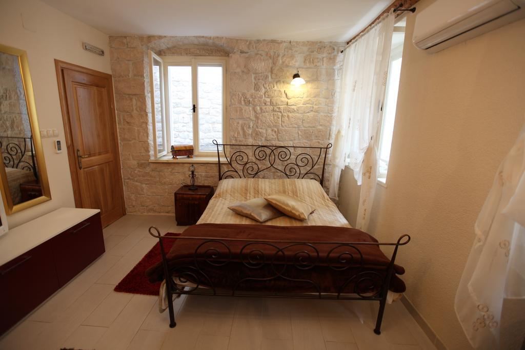 Tragurium & Salona Apartments Trogir Exteriör bild