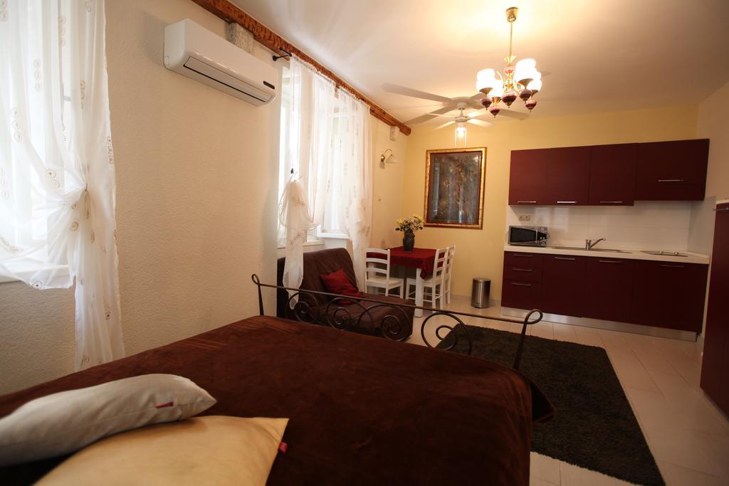 Tragurium & Salona Apartments Trogir Exteriör bild
