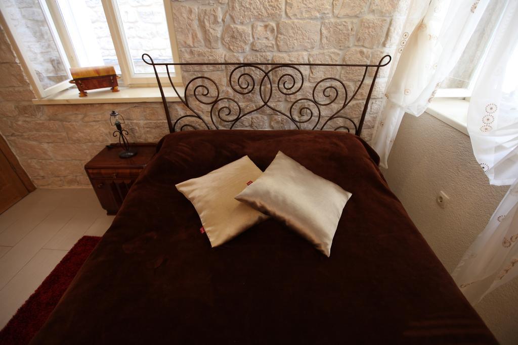 Tragurium & Salona Apartments Trogir Exteriör bild